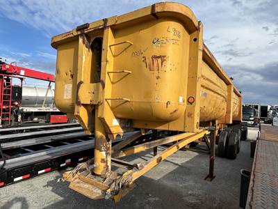Clement 26 ft Half Round End Dump Trailer - Tandem Axle, Steel, Center Point