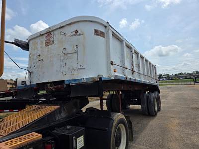 Hilbilt 22 ft End Dump Trailer - Tandem Axle, Steel, Center Point