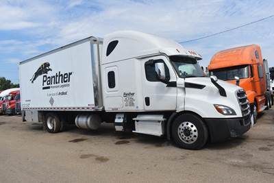 Freightliner Cascadia 113 Evolution Single Axle Expeditor / Hot Shot Truck - Detroit, 410HP, 12 Speed Dt12 Amt
