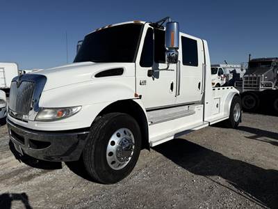 International DuraStar 4400 Single Axle Expeditor / Hot Shot Truck - DT570, 300HP, Automatic