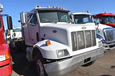 Peterbilt 330 Single Axle Expeditor / Hot Shot Truck - Caterpillar, 300HP, 9 Speed Manual