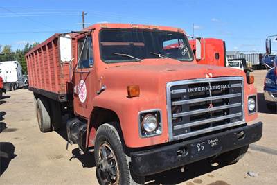 International S1800 Single Axle Farm / Grain Truck - 220HP, 5+2 Speed Manual
