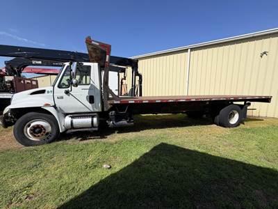 International DuraStar 4300 25 ft Flatbed Dump Truck - 230HP, Automatic
