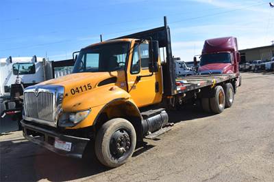 International WorkStar 7400 Tandem Axle 20 ft Flatbed Dump Truck - 300HP, Automatic