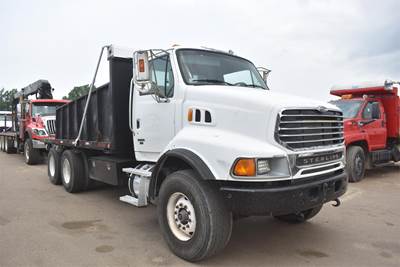 Sterling L9500 Tandem Axle 20 ft Flatbed Dump Truck - 410HP, 8Ll Manual