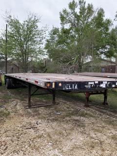 Fontaine 48ft Combination Flatbed Trailer - Air Ride, Spread Axle