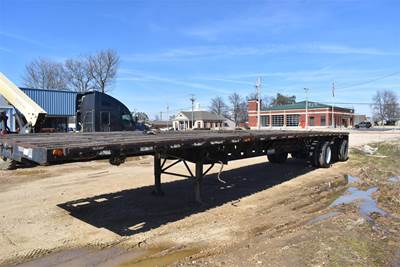 Transcraft 48x96 Steel Flatbed Trailer - Air Ride, Spread Axle