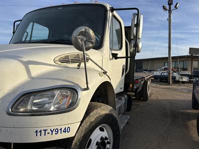 Freightliner M2 106 Tandem Axle 24 ft Flatbed Truck - 300HP, Automatic