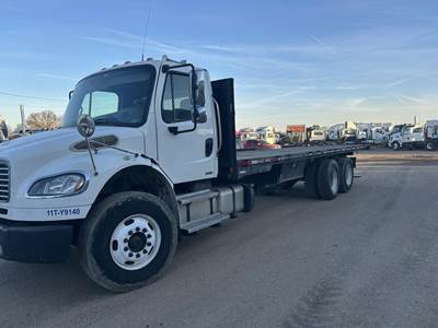 Freightliner M2 106 Tandem Axle 24 ft Flatbed Truck - 300HP, Automatic