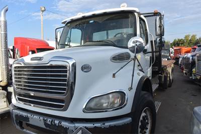 Freightliner M2 112 Tri Axle 24 ft Flatbed Truck - 410HP, 10 Speed Manual