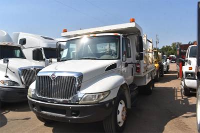 International DuraStar 4300 Flatbed Truck - 230HP, Automatic
