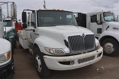 International DuraStar 4300 Tandem Axle 14 ft Flatbed Truck - 220HP, 6+1 Speed Manual