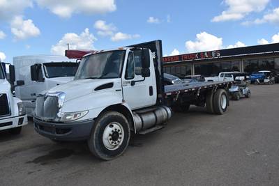 International DuraStar 4300 20 ft Flatbed Truck - 230HP, Automatic