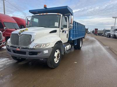 International DuraStar 4300 18 ft Flatbed Truck - 260HP, Automatic