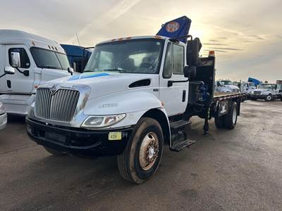 International DuraStar 4300 16 ft Flatbed Truck - 230HP, Automatic