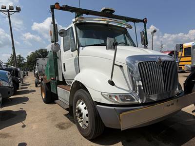 International TranStar 8600 Flatbed Truck - 450HP, 10 Speed Manual