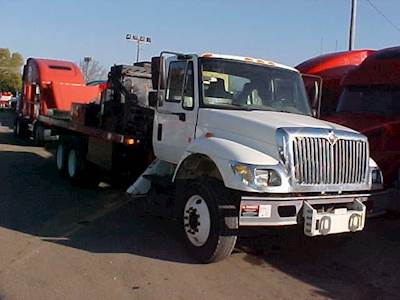 International WorkStar 7400 Tandem Axle 24 ft Flatbed Truck - 275HP