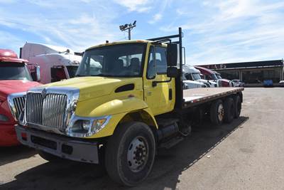International WorkStar 7400 Tandem Axle 24 ft Flatbed Truck - 350HP, Automatic