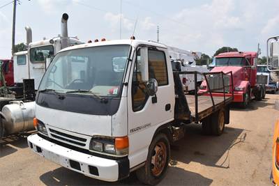 Isuzu NPR Flatbed Truck - Automatic