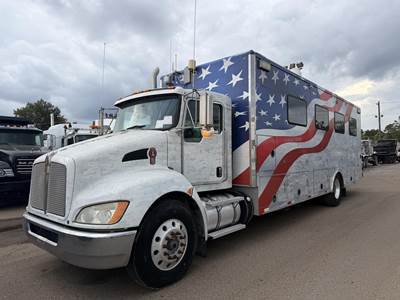 Kenworth T370 Flatbed Truck - 260HP, 6 Speed Manual