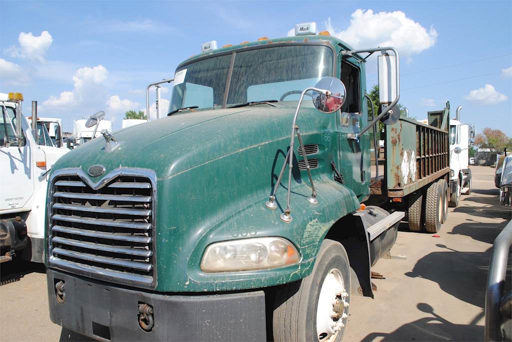 2004 Mack Vision CX613 Tandem Axle 20 ft Flatbed Truck 380HP, 10