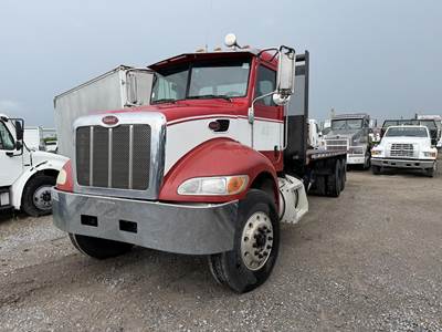 Peterbilt 348 Tandem Axle 25 ft Flatbed Truck - 330HP, Automatic