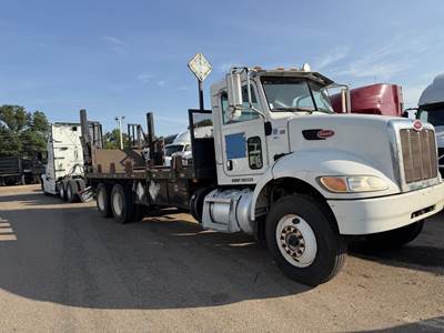 Peterbilt 348 Tandem Axle 22 ft Flatbed Truck - 330HP, Automatic, Liftgate