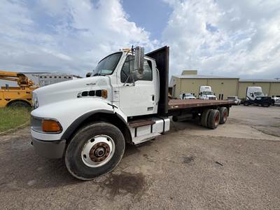 Sterling Acterra 8500 Tandem Axle 24 ft Flatbed Truck - 330HP, Automatic