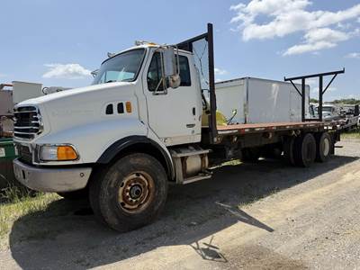 Sterling L9500 Tandem Axle 24 ft Flatbed Truck - 450HP, 8Ll Manual