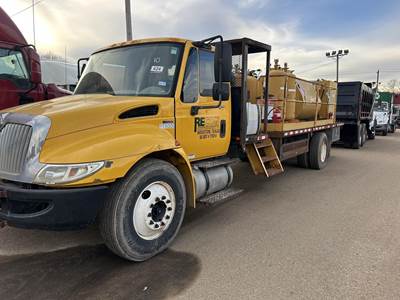 International DuraStar 4300 Single Axle Fuel & Lube Truck - 240HP, Automatic