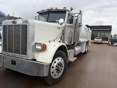 Peterbilt 357 Tandem Axle Fuel & Lube Truck - Caterpillar, 425HP, 9 Speed Manual