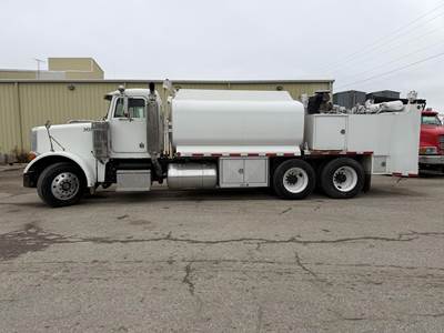 Peterbilt 357 Tandem Axle Fuel & Lube Truck - Caterpillar, 425HP, 9 Speed Manual