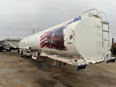 Beall 9600 GALLON TANK Fuel Tanker Trailer