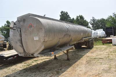 Fruehauf 9000 GALLON Fuel Tanker Trailer