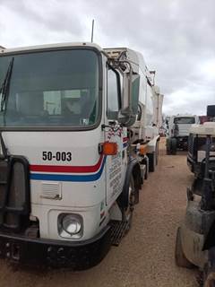 Autocar Xpeditor Tandem Axle Garbage Truck - Cummins, 350HP, Automatic