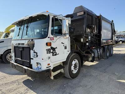 Autocar Xpeditor Tandem Axle Garbage Truck - Cummins, 350HP, Automatic