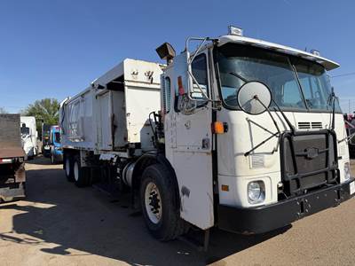 Autocar Xpeditor Tandem Axle Side Load Garbage Truck - Cummins, 345HP, Automatic