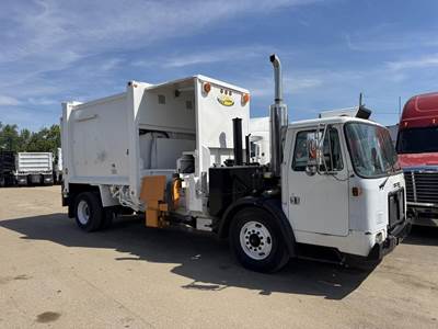Autocar Xpeditor Single Axle Side Load Garbage Truck - Cummins, 320HP, Automatic
