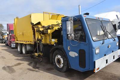 Crane Carrier (CCC) Low Entry Tandem Axle Garbage Truck - Cummins, 330HP, Automatic