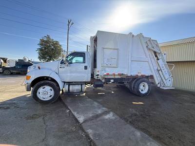 Ford F-750 Single Axle Garbage Truck - Cummins, 240HP, Automatic