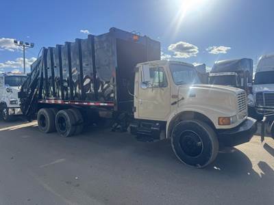 International 4900 Tandem Axle Garbage Truck - DT466, 230HP, Automatic
