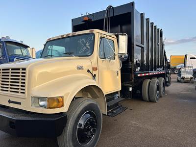 International 4900 Tandem Axle Garbage Truck - DT466, 230HP, Automatic