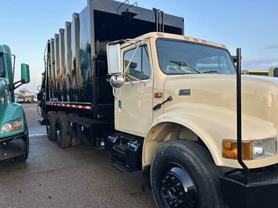 International 4900 Tandem Axle Garbage Truck - DT466, 230HP, Automatic