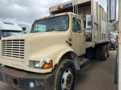 International 4900 Tandem Axle Garbage Truck - DT466, 230HP, Automatic