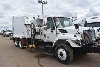 International WorkStar 7400 Tandem Axle Garbage Truck - MAXXFORCE DT, 300HP, Automatic