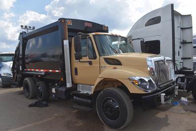 International WorkStar 7400 Tandem Axle Garbage Truck - 300HP, Automatic