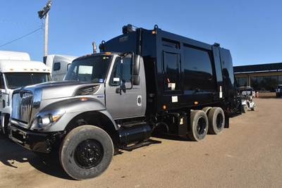 International WorkStar 7400 Tandem Axle Garbage Truck - MAXXFORCE 9, 300HP, Automatic