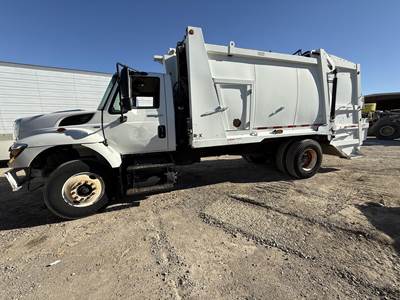 International WorkStar 7400 Tandem Axle Garbage Truck - MAXXFORCE DT, 250HP, Automatic