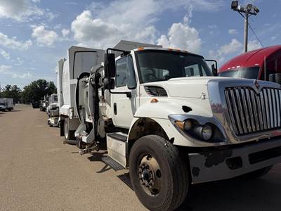 International WorkStar 7500 Single Axle Side Load Garbage Truck - 350HP, Automatic