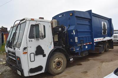 Mack LEU613 Tandem Axle Garbage Truck - 370HP, Automatic